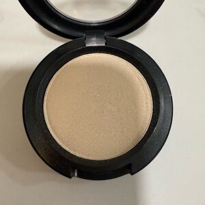 This is a MAC Pro Longwear Eye Shadow in the shade CAREFREE